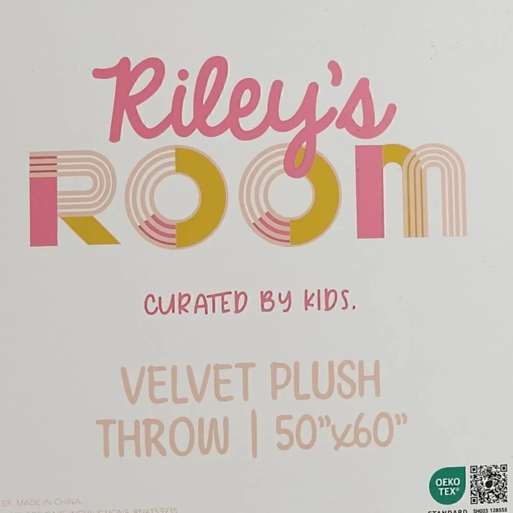 NWT Riley's Room Ice Cream Throw: Sweet Coziness NWT